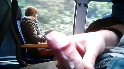 Puta dedos videos de lésbicas caseiros pau entre os peitos
