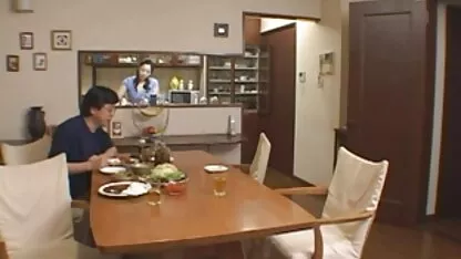 Belo sexo video caseiro de novinha fudendo com morena