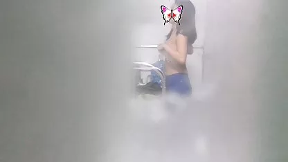 Meias e biquíni não é um obstáculo quero assistir um vídeo pornô caseiro para o sexo apaixonado
