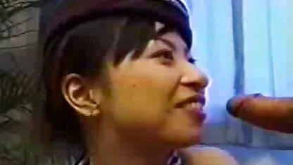 Lésbicas Mijando vídeo pornô caseiro transando