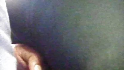 Menina filme pornô caseiro ao vivo fodendo na água