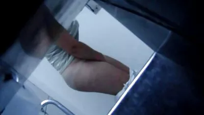 Buceta masturbação em uma cadeira de videos pornografico caseiro balanço