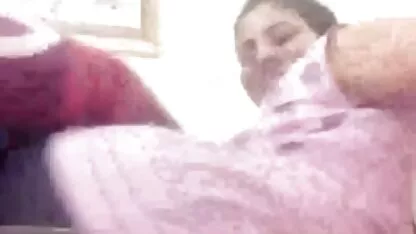 Menina vídeo pornô caseiro feito em casa Fodido Um Preto