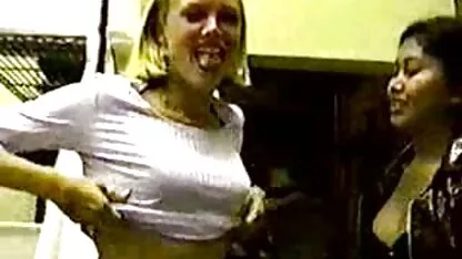 Peitos Grandes Nikita Bolhas Em videos caseiro nacional Grande 246