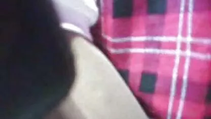 Grande brinquedo video brasileiro de sexo caseiro na vagina